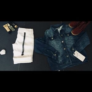 Jean jacket accessories not icluded